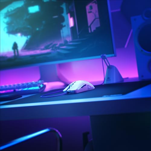 GLORIOUS Gaming Model O Wired Gaming Mouse – superleichtes Wabendesign mit 67 g, RGB-Beleuchtung, Pixart 3360 Sensor, Omron-Schaltern, beidhändig – Mattweiß Bild 6