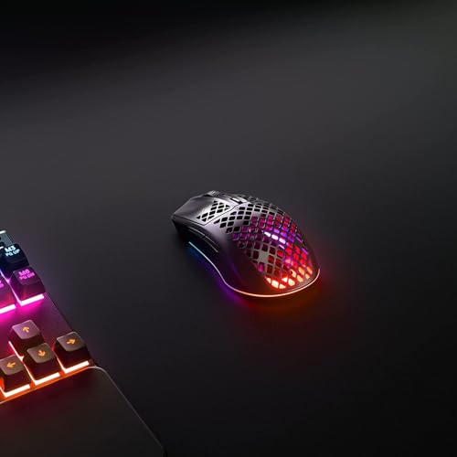 SteelSeries Aerox 3 Wireless - RGB Gaming Maus mit Öffnungen in der Oberfläche - Federleichtes, wasserabweisendes Design - Optischer TrueMove Air-Sensor mit 18.000 DPI - Onyx Bild 2