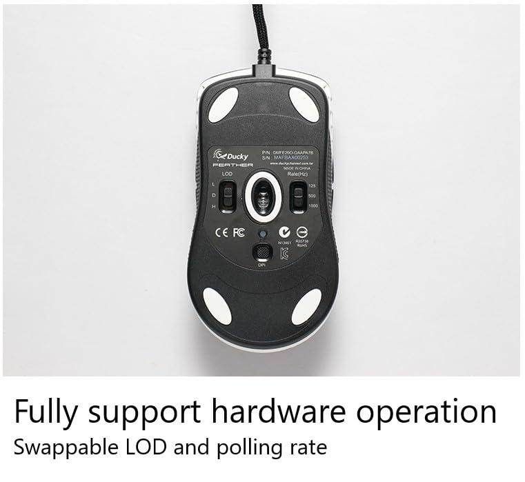Ducky Feather Gaming Maus 65g – Symmetrisch für Rechts- & Linkshänder – PixArt 3389 Sensor mit 16.000 DPI – 7 Tasten – ARGB Beleuchtung – Paracord Kabel – Schwarz/Weiß Bild 5