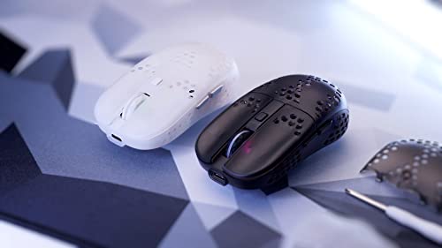 Xtrfy MZ1 Wireless, ultraleichte kabellose Gaming-Maus, 2.4 GHz Funk, Pixart 3370 Sensor, einzigartige Form für optimales Zielen, RGB-Beleuchtung, wiederaufladbar, schwarz Bild 6
