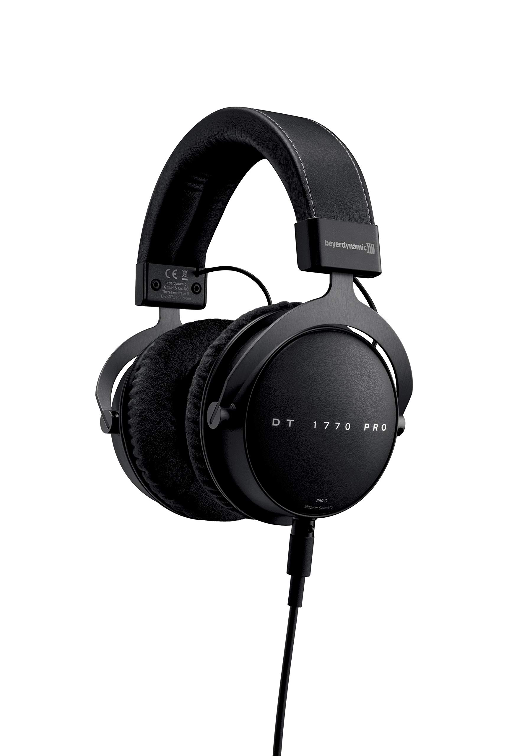 beyerdynamic DT 1770 PRO Over-Ear-Studiokopfhörer in schwarz. Geschlossene Bauweise, steckbares Kabel 17.78 x 21.59 x 10.16 cm