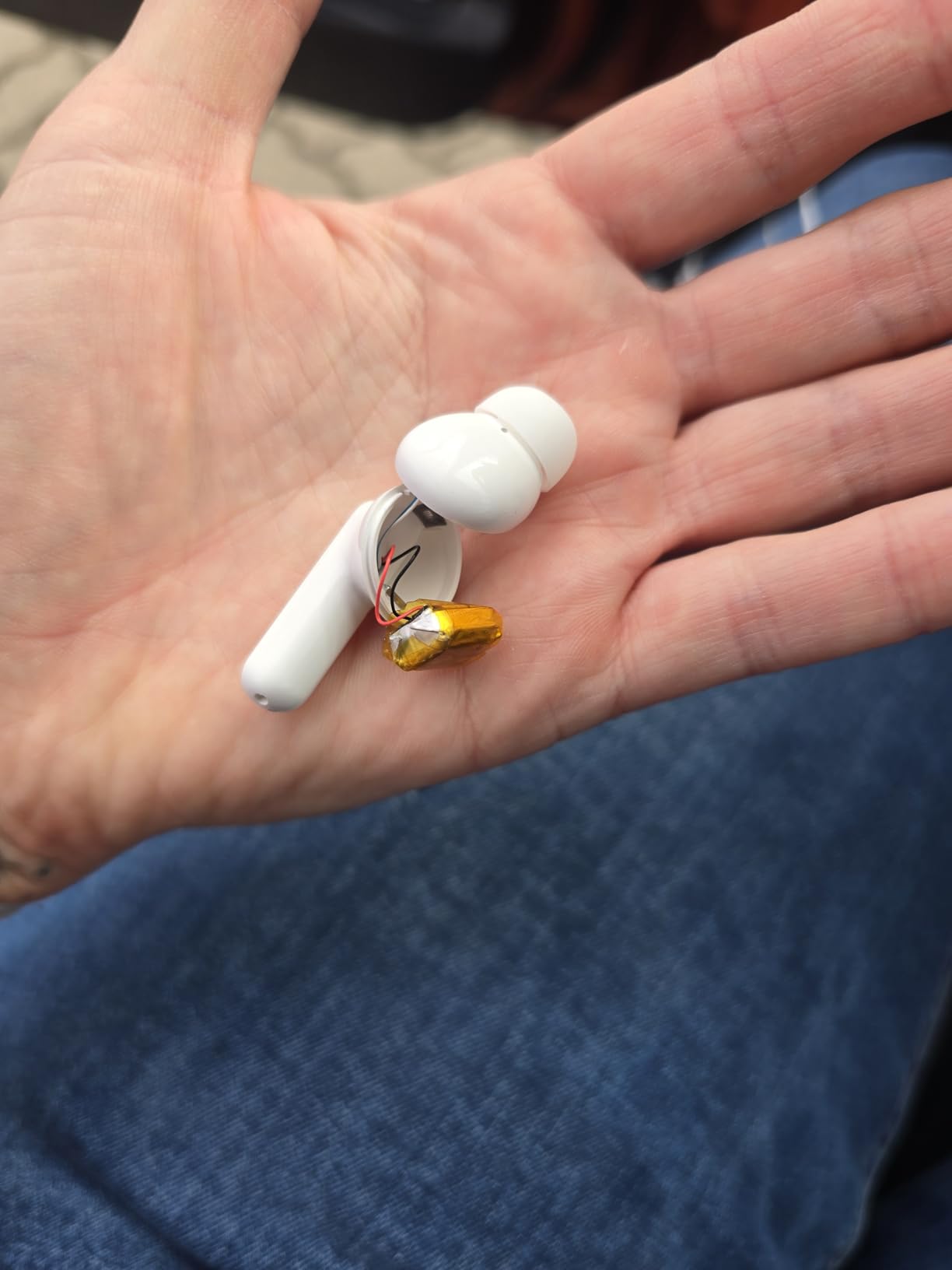 Artikel geht Nach ein paar tagen kaputt. Wenn ich das Display sauber mache bricht es. Die vierte Hül Foto